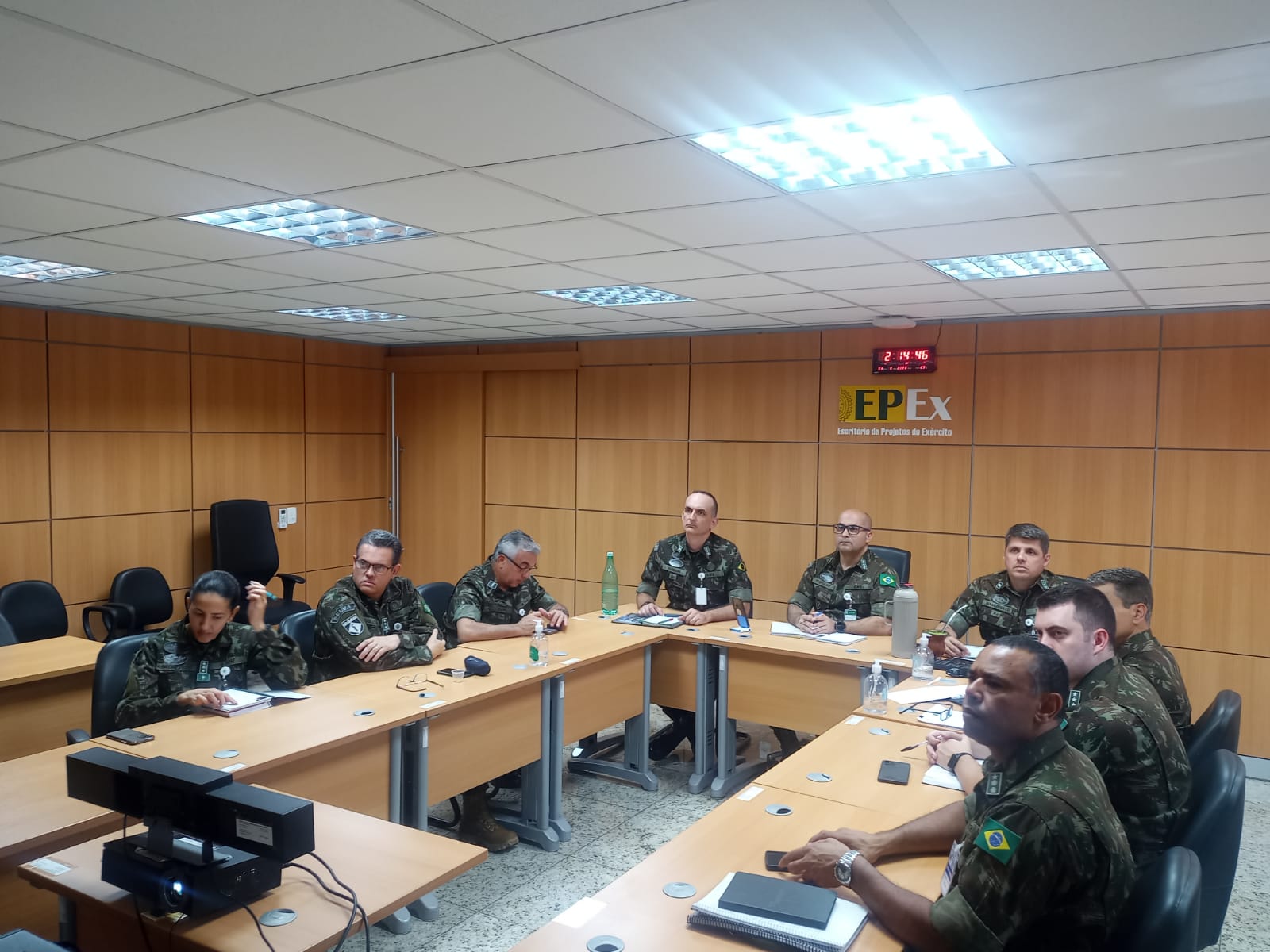 Aprimoramento dos requisitos das variantes da viatura Blindada Guarani posto de comando comunicações e evacuação de feridos 2