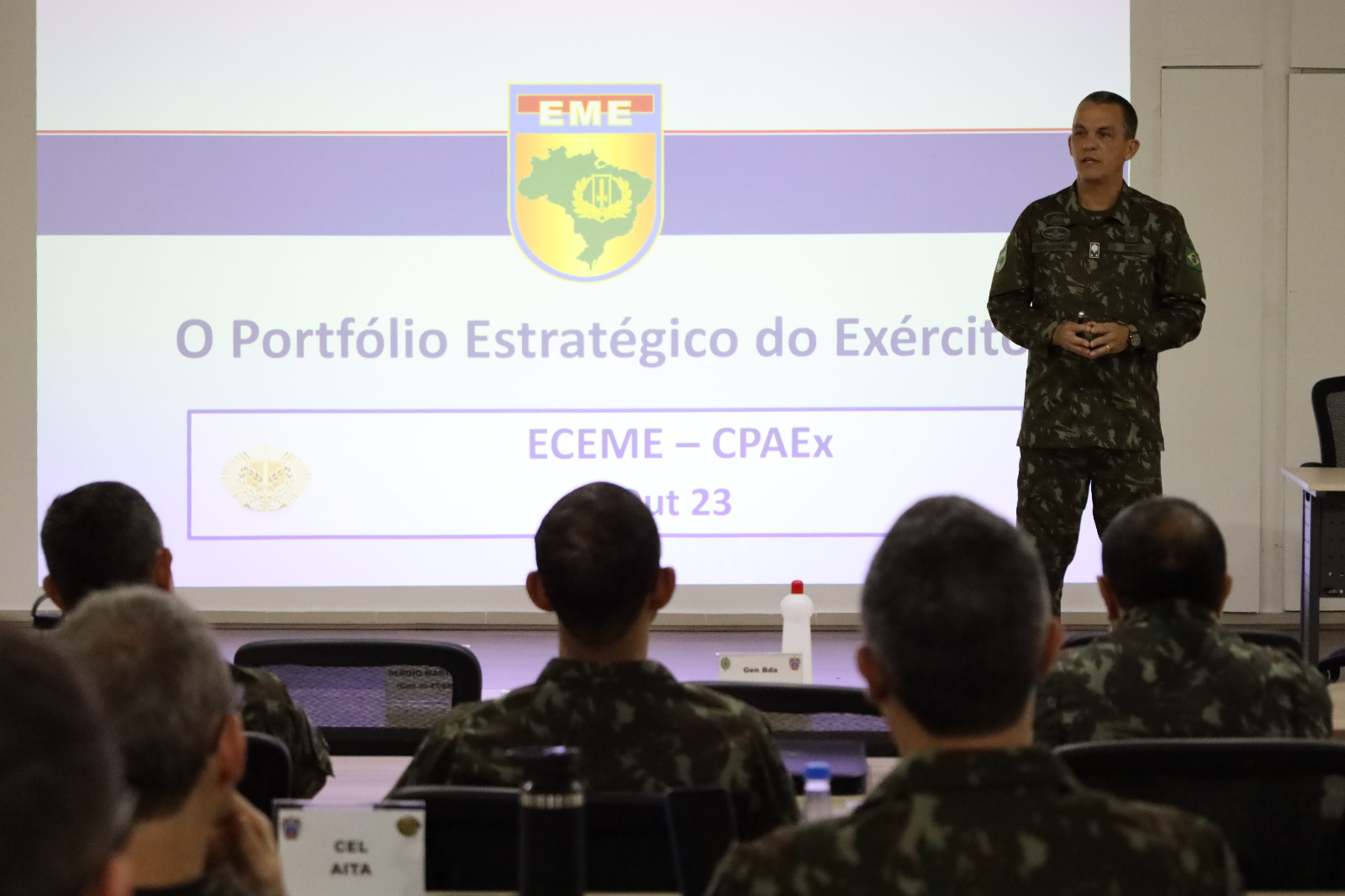 Chefe do Escritório de Projetos do Exército realiza palestra no CPEAEx 2