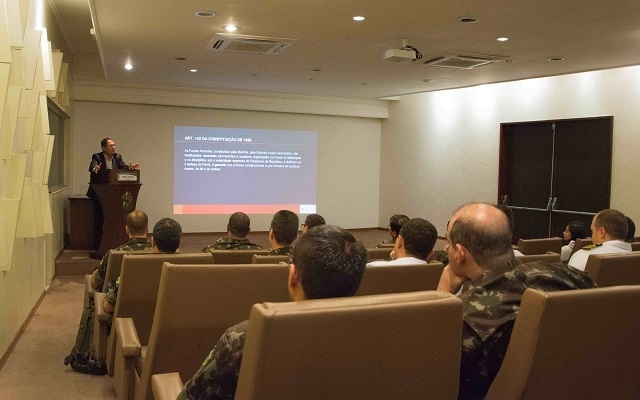 Capacitação de Oficiais QEMA em Comunicação Social e formação de correspondentes em assuntos militares